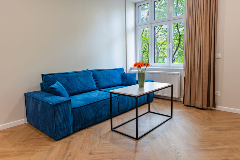 Dining area in Apartment near Wawel in Krakow with table and chairs